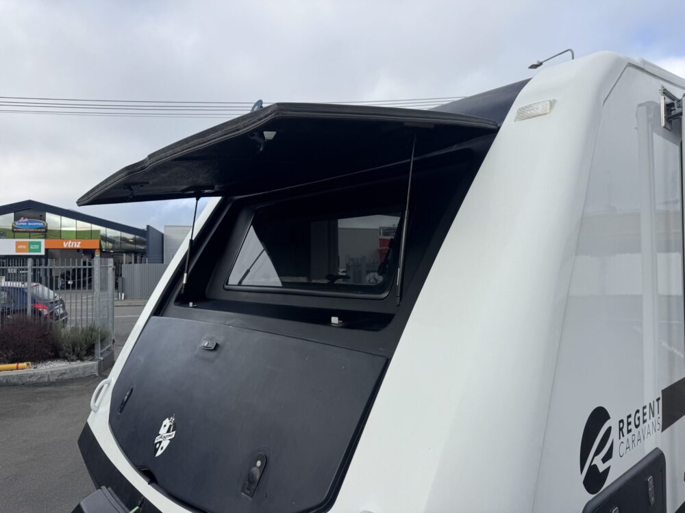 2023 Regent Discoverer 23'6ft Centre Bathroom – image 2 of 20