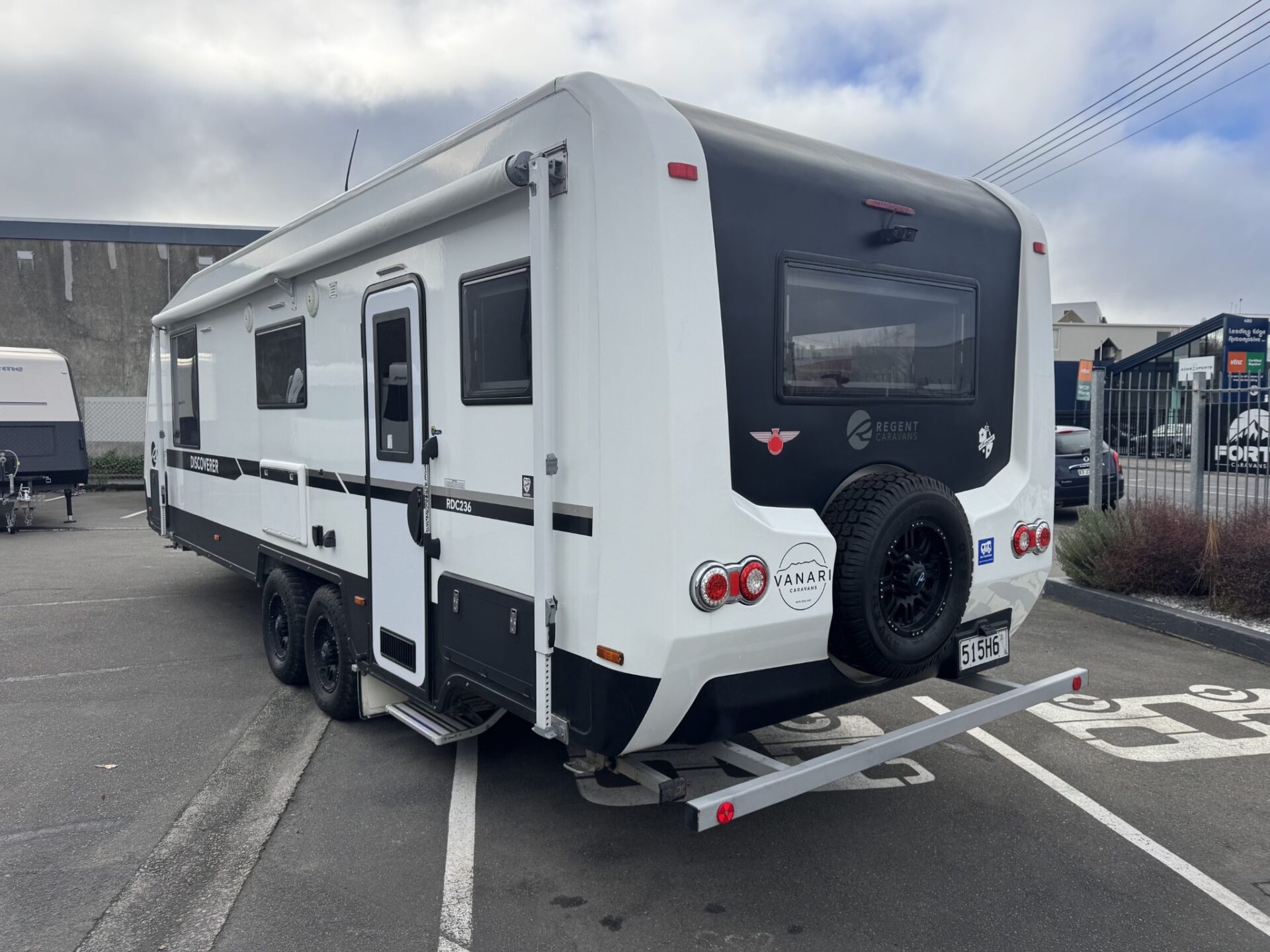 2023 Regent Discoverer 23'6ft Centre Bathroom - image 4 of 20