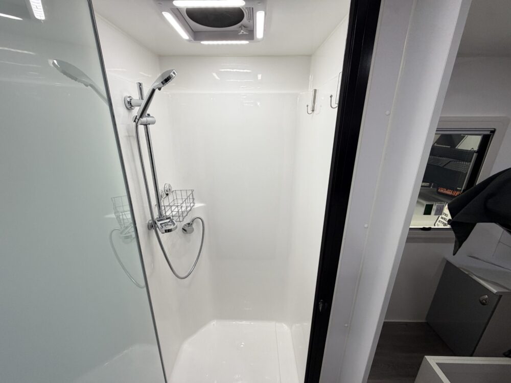 2024 Urban Tungsten Tourer 22.6ft Rear Club Lounge – image 9 of 15