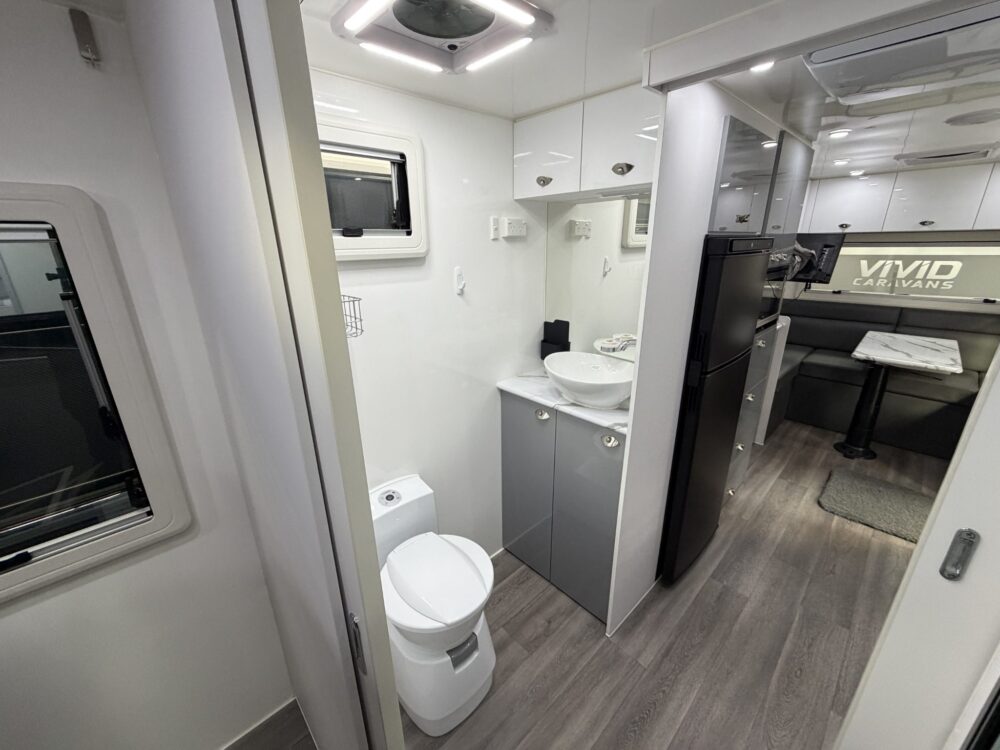 2024 Urban Tungsten Tourer 22.6ft Rear Club Lounge – image 10 of 15