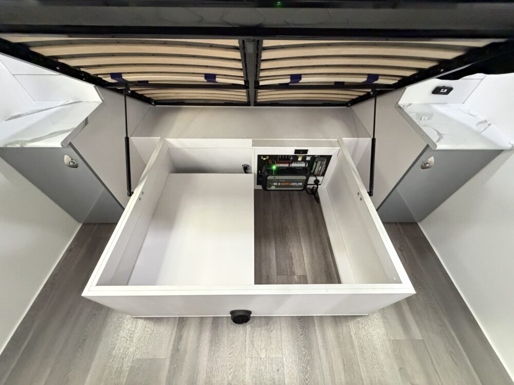 2024 Urban Tungsten Tourer 22.6ft Rear Club Lounge – image 12 of 15