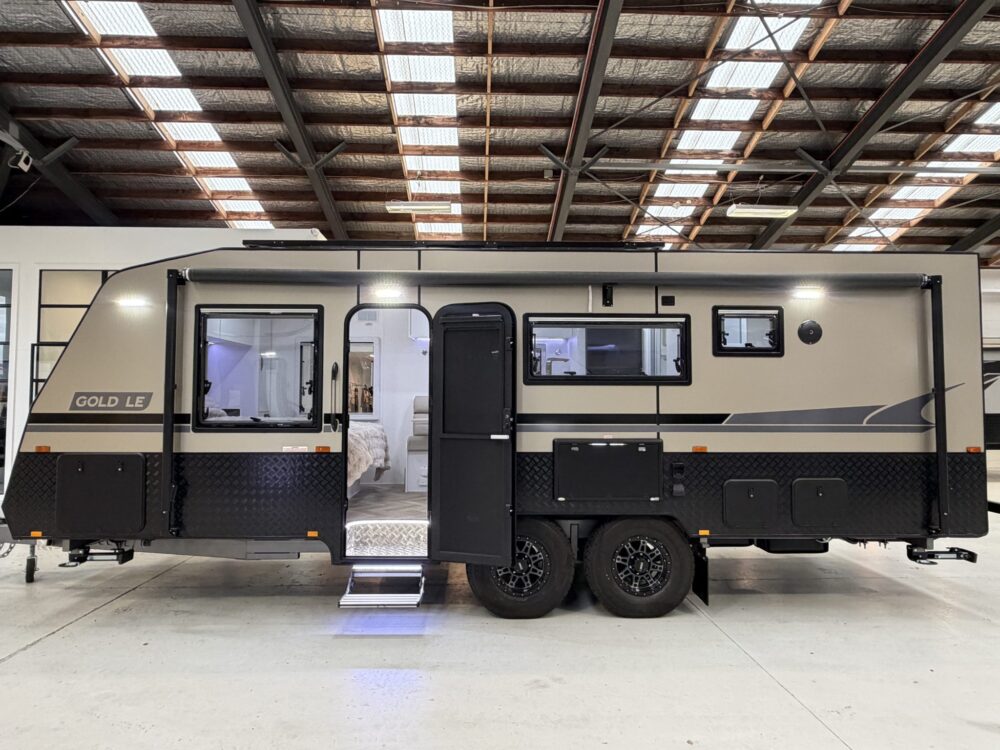 2026 Leader Gold LE 21.6ft Double Bunk - image 2 of 17