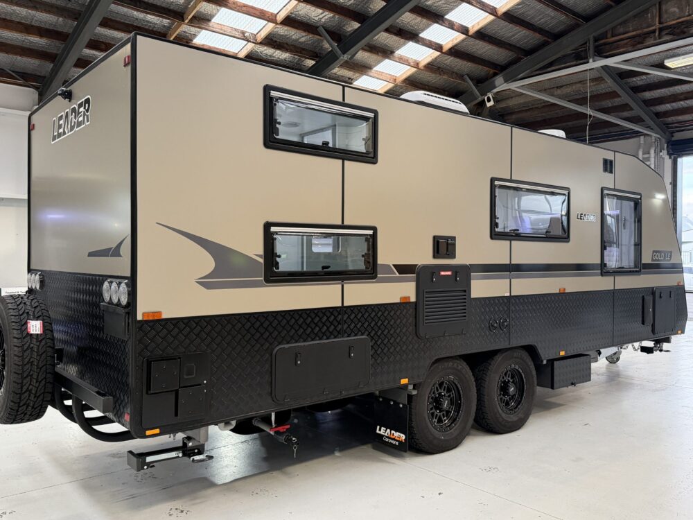 2026 Leader Gold LE 21.6ft Double Bunk - image 5 of 17