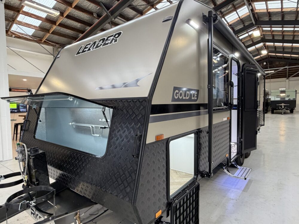 2026 Leader Gold LE 21.6ft Double Bunk - image 6 of 17