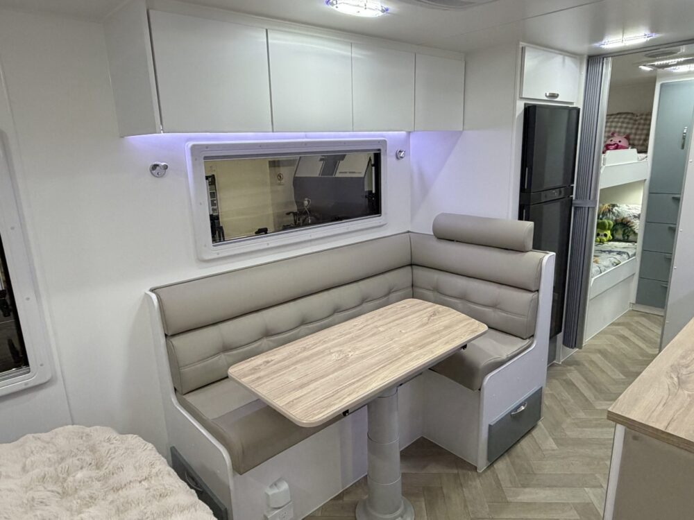 2026 Leader Gold LE 21.6ft Double Bunk - image 9 of 17