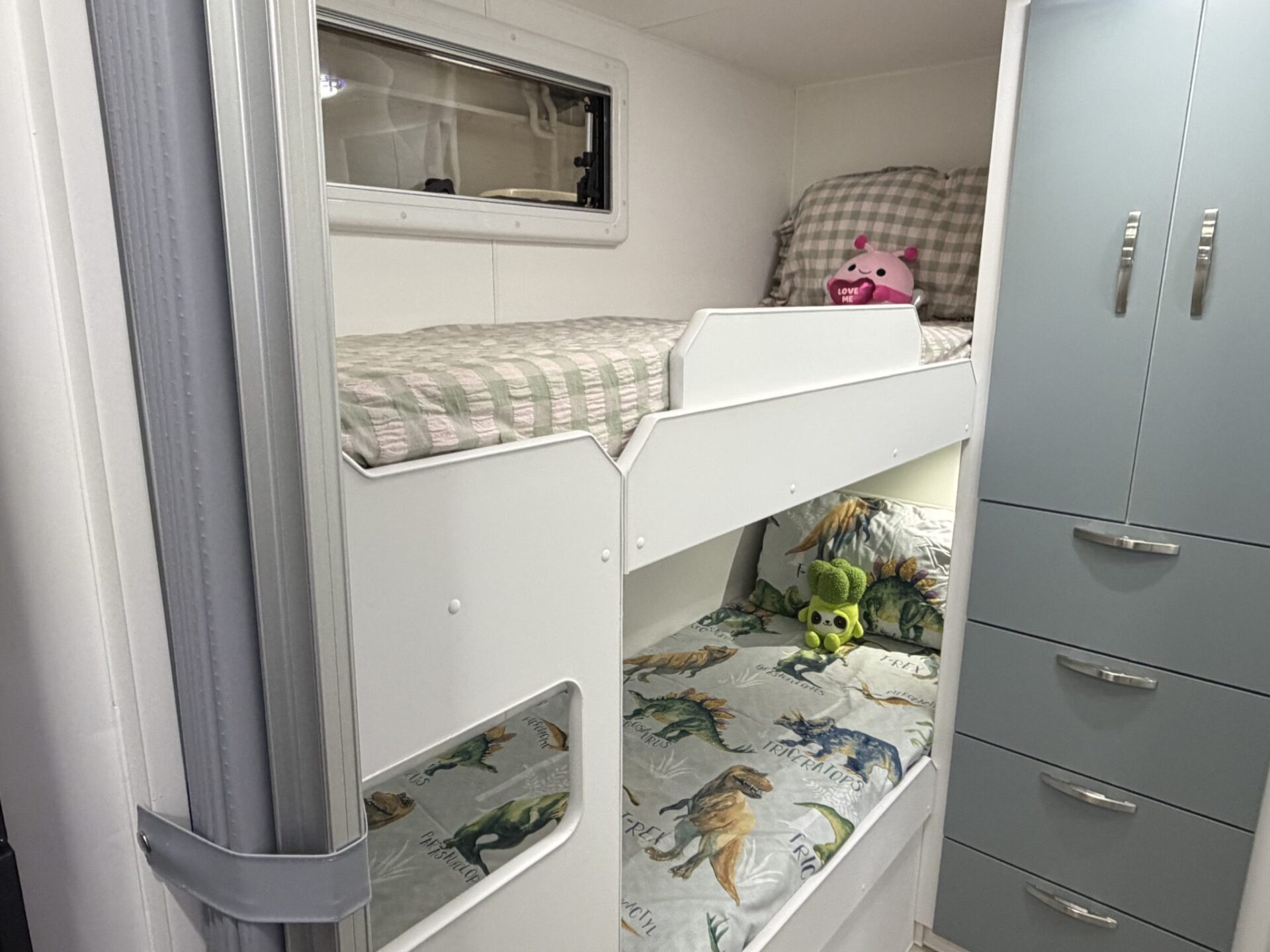 2026 Leader Gold LE 21.6ft Double Bunk - image 12 of 17