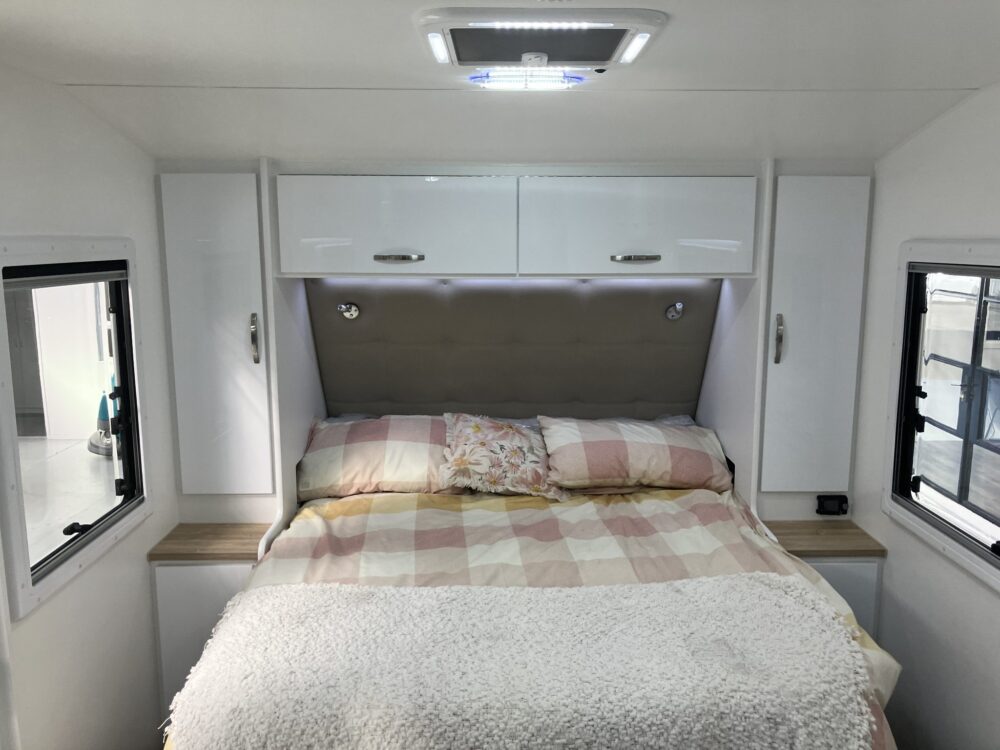 2026 Leader Gold LE 22.6ft Double Bunk Double Door - image 12 of 20