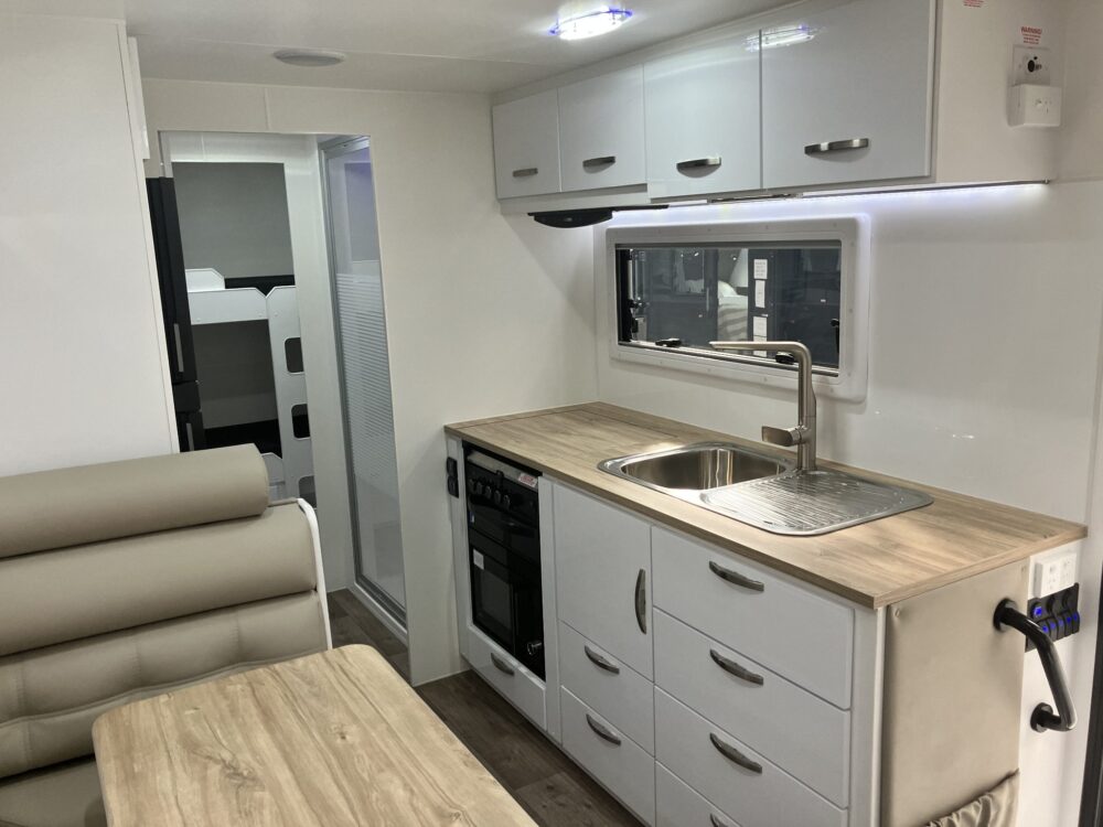 2026 Leader Gold LE 22.6ft Double Bunk Double Door - image 14 of 20
