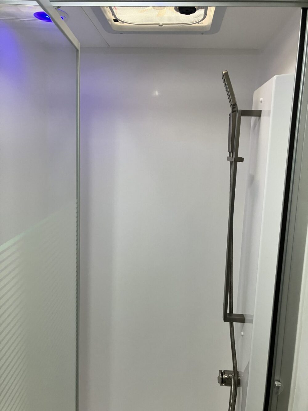 2026 Leader Gold LE 22.6ft Double Bunk Double Door - image 18 of 20