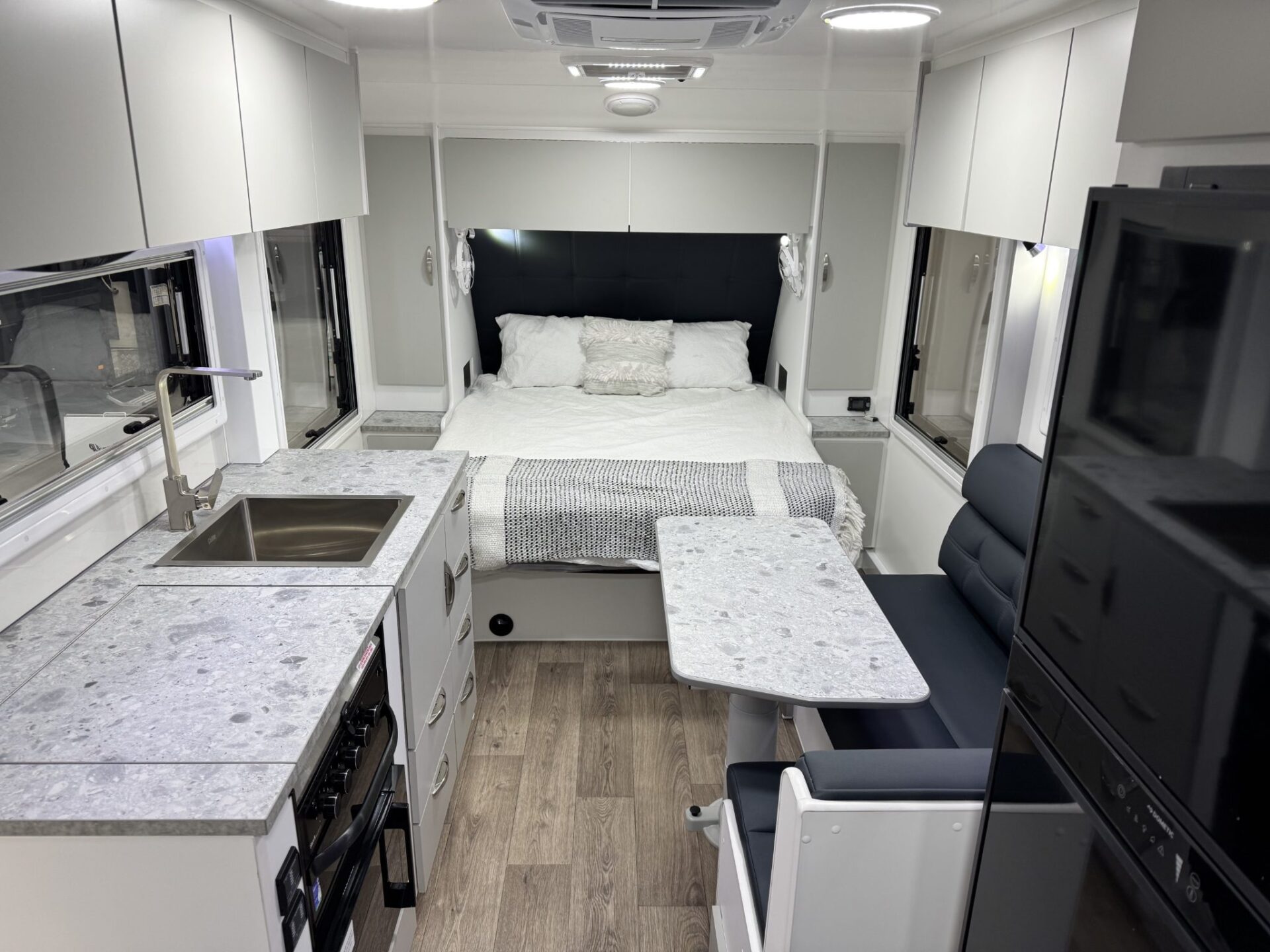 2026 Supreme Classic Tourer 18ft Single Axle - image 11 of 18