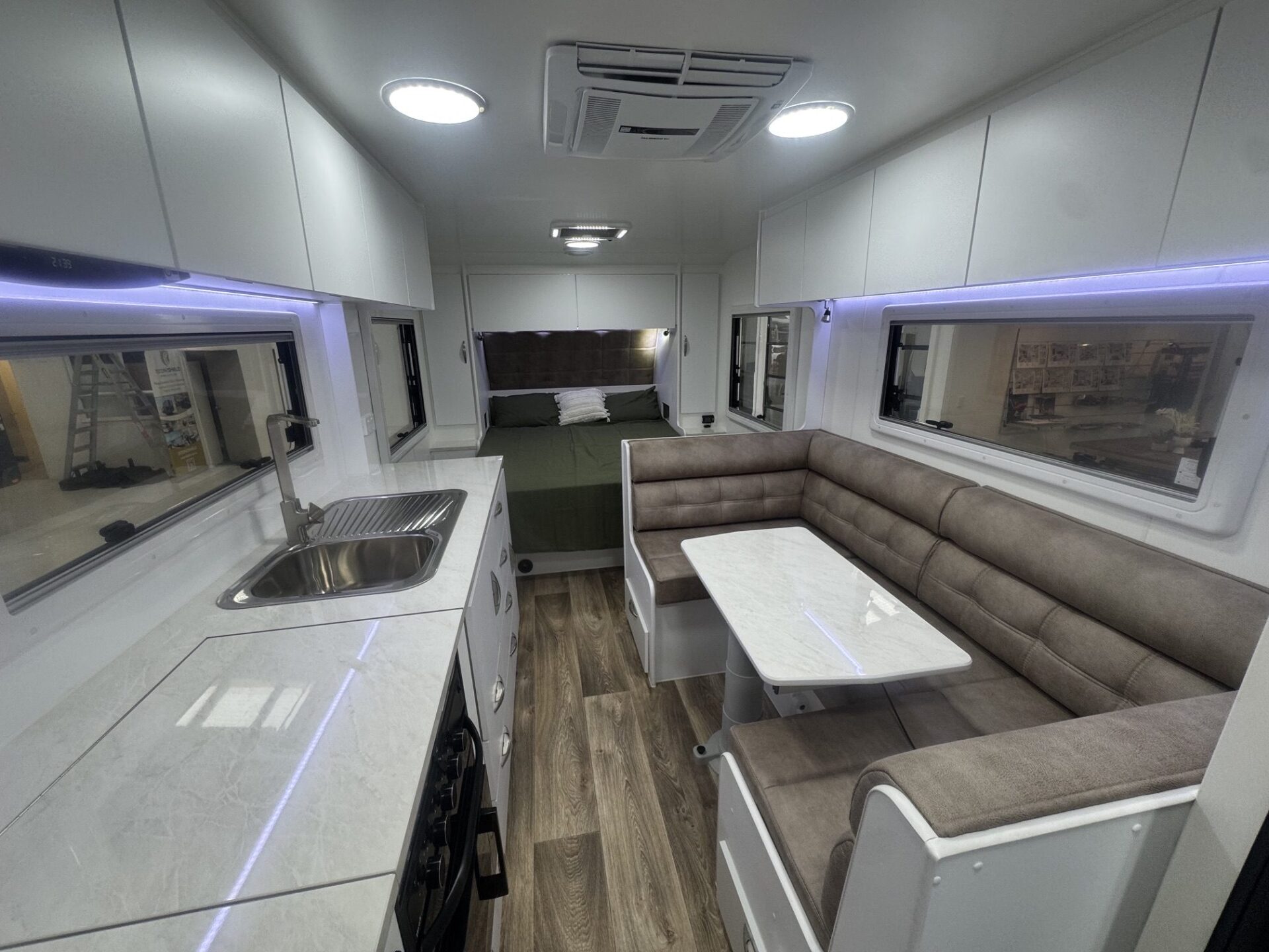2026 Supreme Classic Tourer 20.6ft Club Seating - image 12 of 14