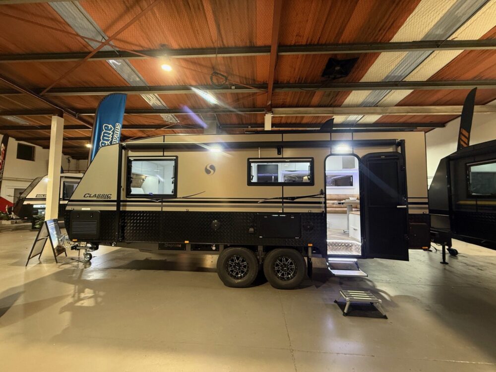 2026 Supreme Classic Tourer 22ft Centre Bathroom – image 1 of 19