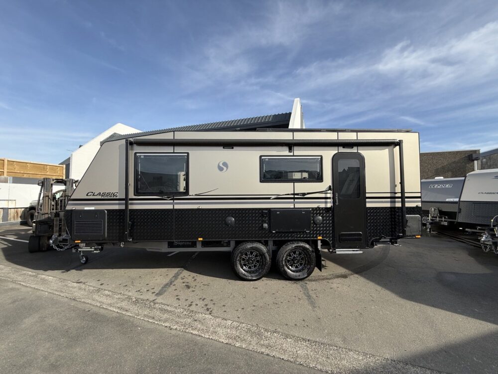 2026 Supreme Classic Tourer 22ft Centre Bathroom – image 6 of 19