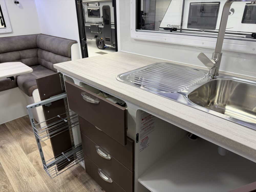 2026 Supreme Classic Tourer 22ft Centre Bathroom - image 15 of 19