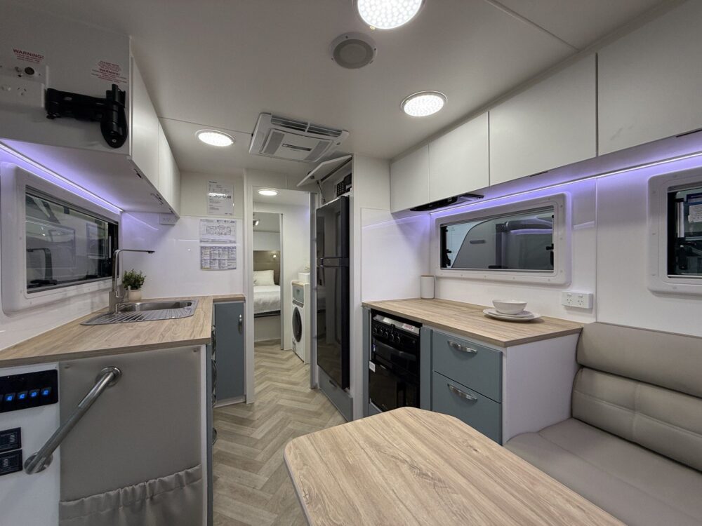 2026 Supreme Classic Tourer 22ft Centre Bathroom Rear Club - image 9 of 19