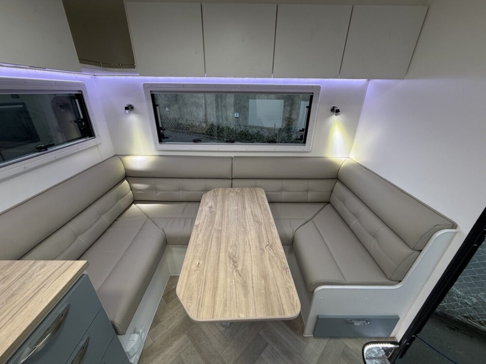 2026 Supreme Classic Tourer 22ft Centre Bathroom Rear Club - image 10 of 19