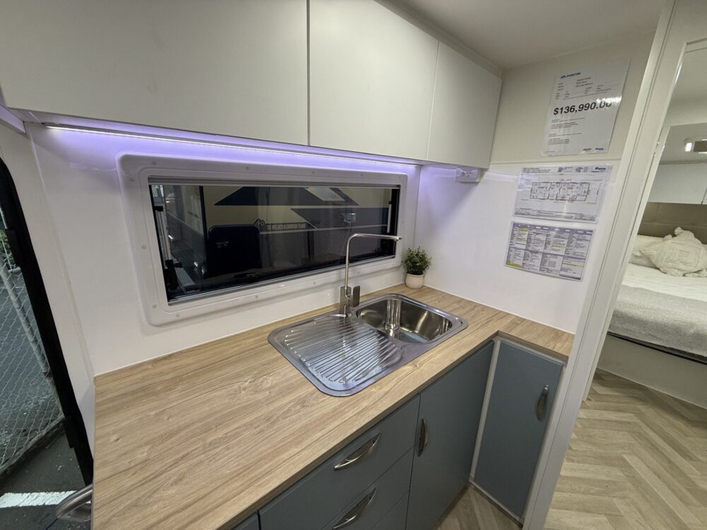 2026 Supreme Classic Tourer 22ft Centre Bathroom Rear Club - image 12 of 19