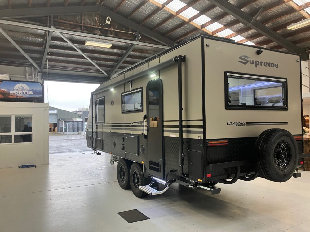 2026 Supreme Classic Tourer 22ft Centre Bathroom Single Beds - image 2 of 14
