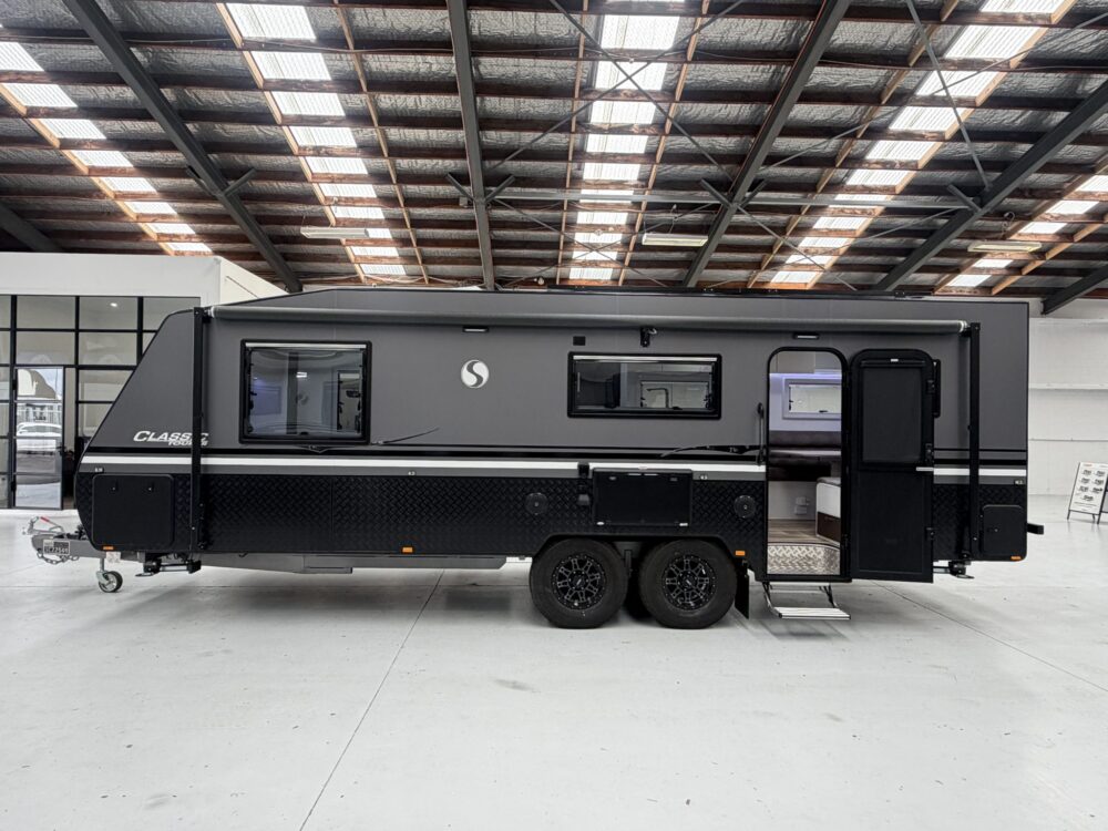 2026 Supreme Classic Tourer 24.6ft Club Seating - image 2 of 14