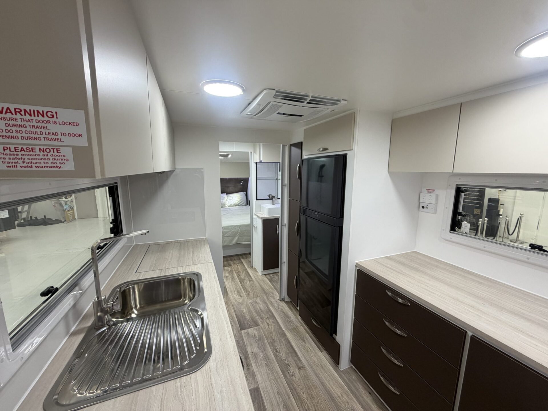 2026 Supreme Classic Tourer 24.6ft Club Seating - image 3 of 14