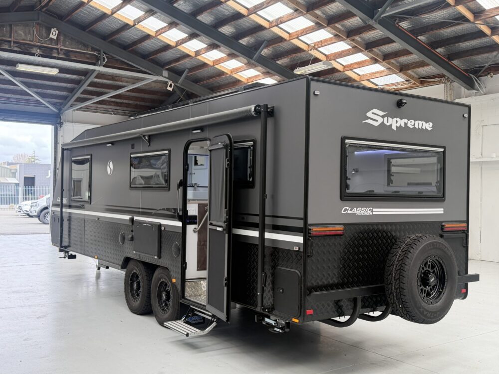 2026 Supreme Classic Tourer 24.6ft Club Seating - image 4 of 14
