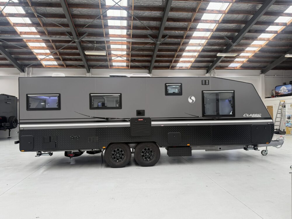 2026 Supreme Classic Tourer 24.6ft Club Seating - image 7 of 14