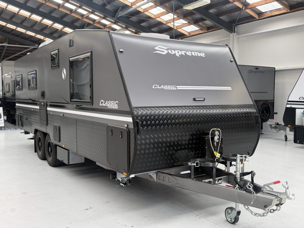 2026 Supreme Classic Tourer 24.6ft Club Seating - image 8 of 14