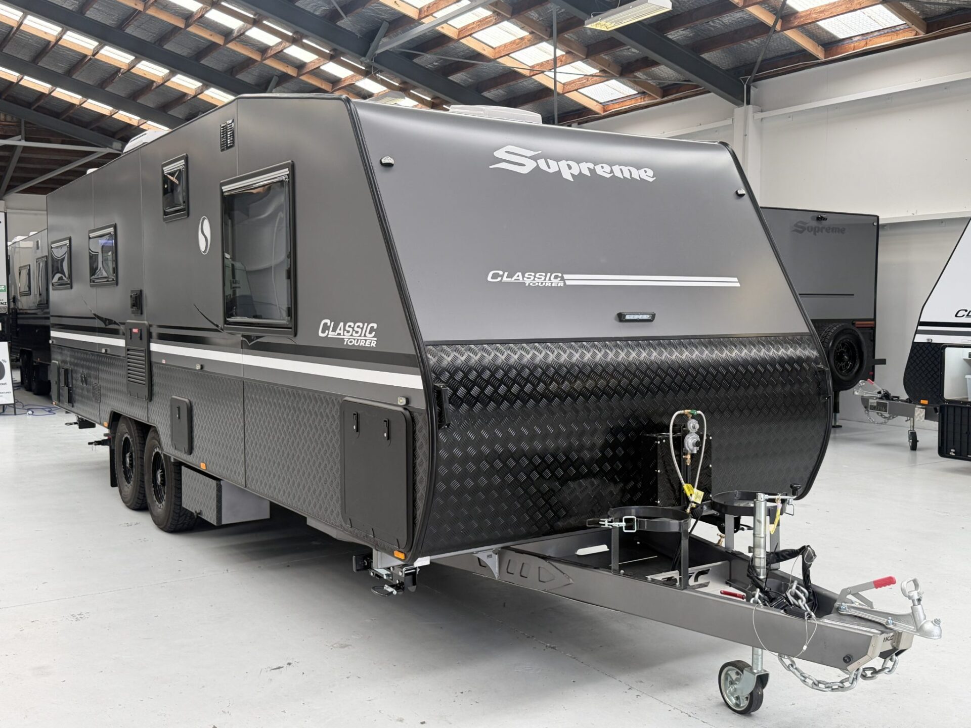 2026 Supreme Classic Tourer 24.6ft Club Seating - image 8 of 14