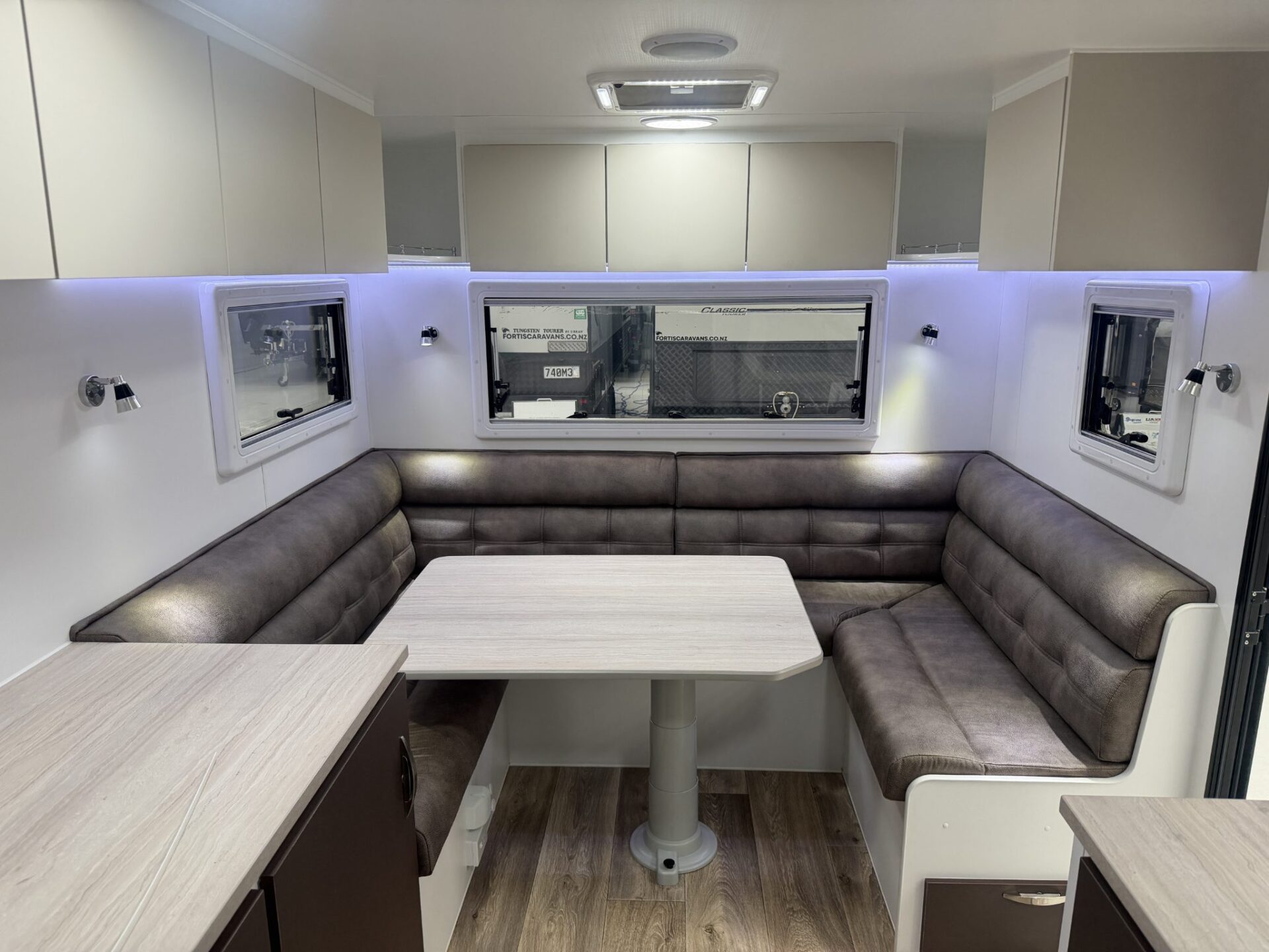 2026 Supreme Classic Tourer 24.6ft Club Seating - image 11 of 14