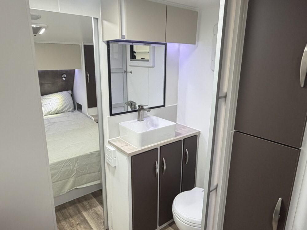 2026 Supreme Classic Tourer 24.6ft Club Seating - image 13 of 14