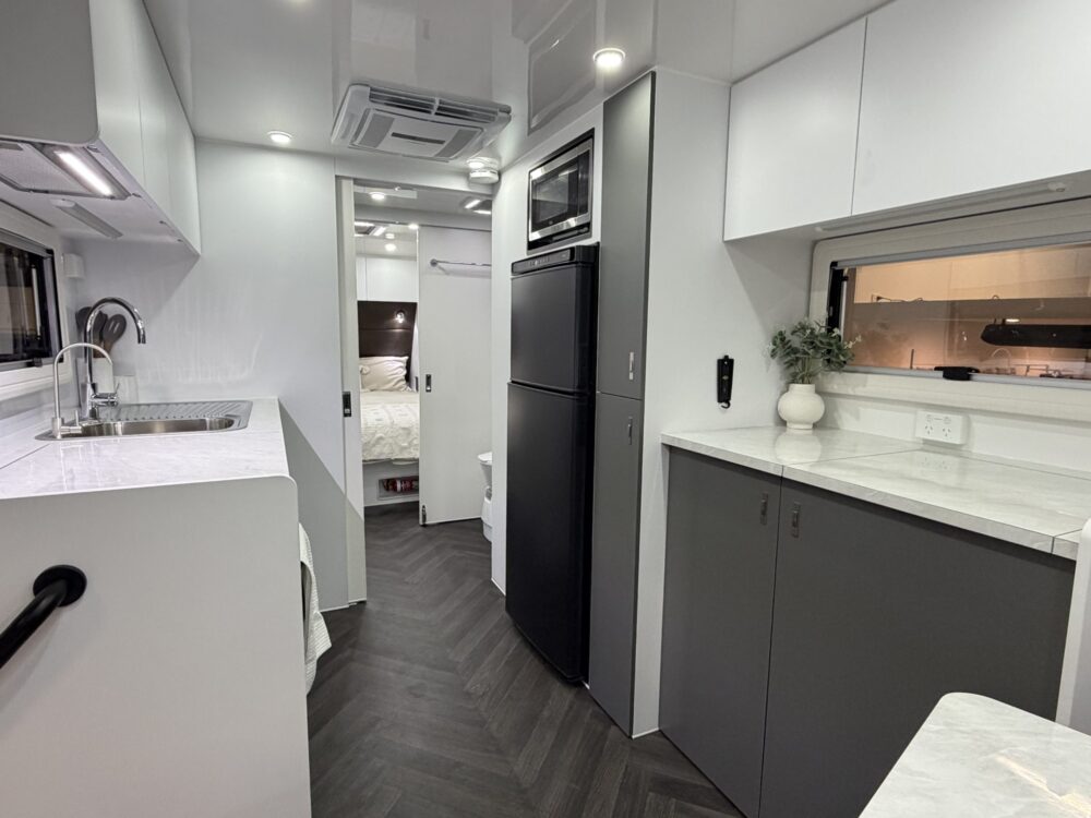 2026 Urban Tungsten Track 22.6ft Centre Bathroom Rear Club - image 10 of 17